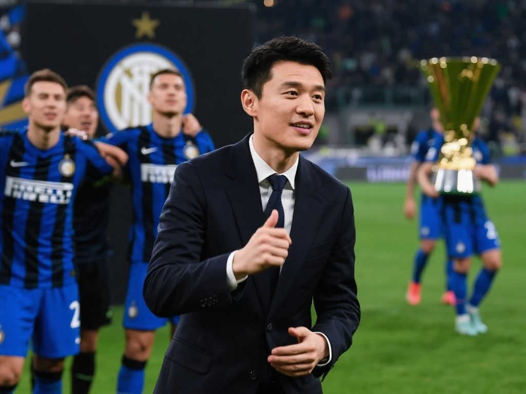 他凭借一记 他凭借一记